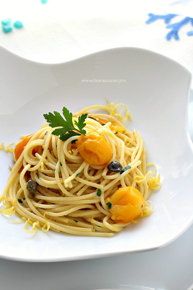Spaghetti con pomodorini gialli,colatura di alici e zeste di limone