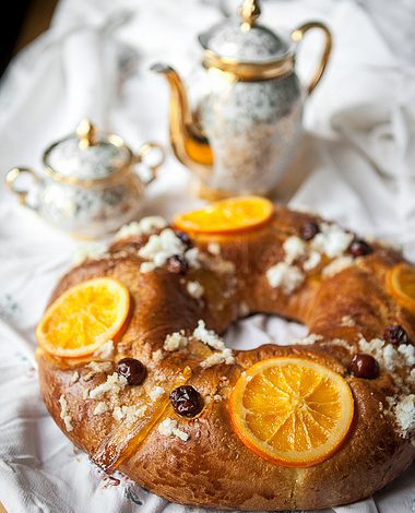 Il Roscón de reyes, corona di luce e di speranza