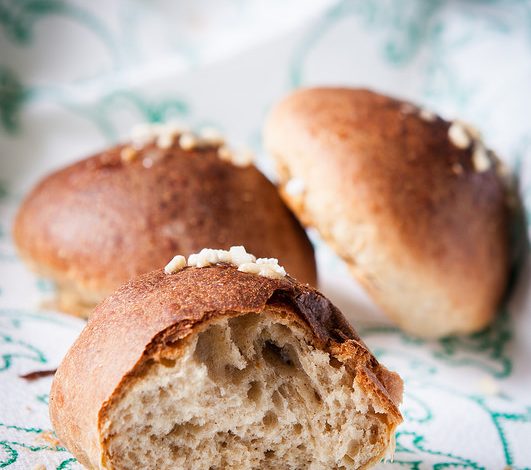 Panini semidolci travestiti da brioche, al profumo di arancia e cannella