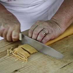 Pasta all'uovo, la ricetta base emiliana Pasta all'uovo, la ricetta base emiliana