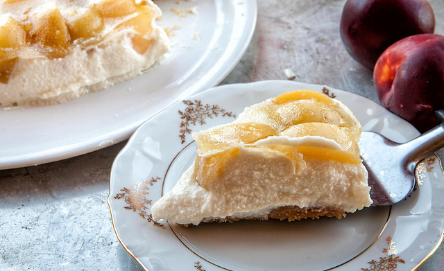 Cheesecake ricotta ricetta della Cheesecake senza cottura e noci pesche di Corbara