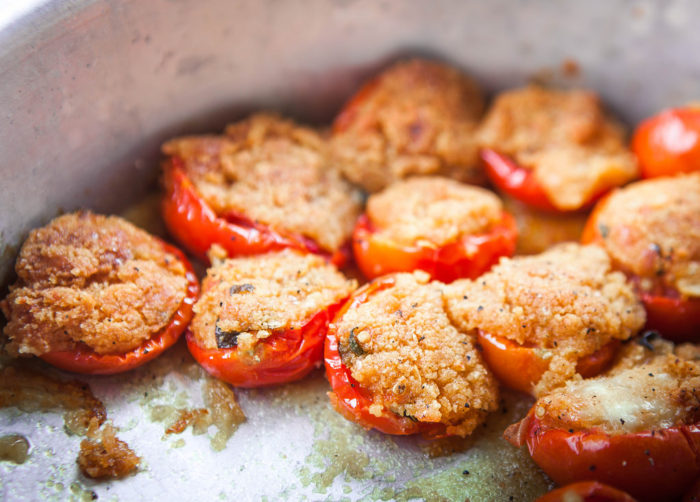 Pomodori ammullicati: la ricetta dei pomodori ripieni di mollica
