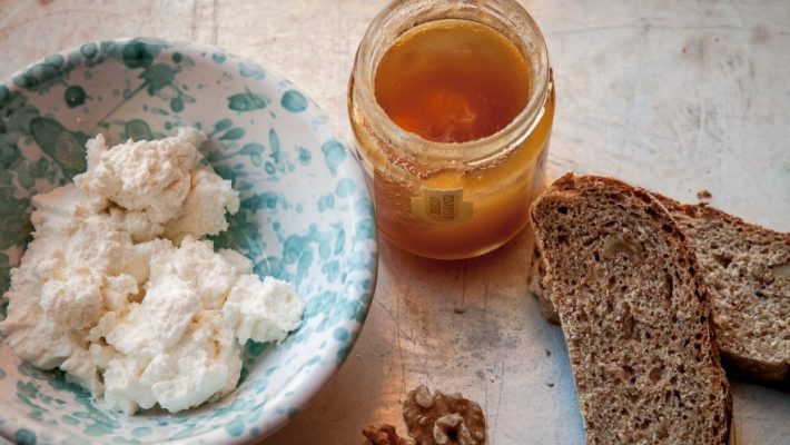 pane alle noci e miele di castagno